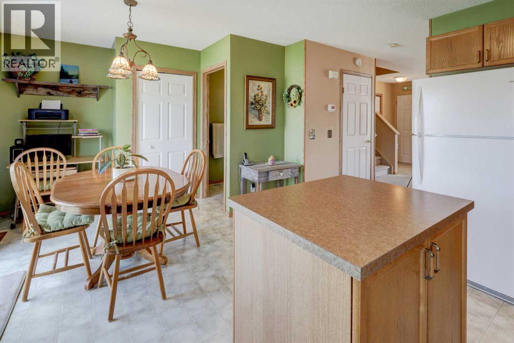47 Martinvalley Way NE, Calgary, Alberta  T3J 4A1 - Photo 10 - A2313716
