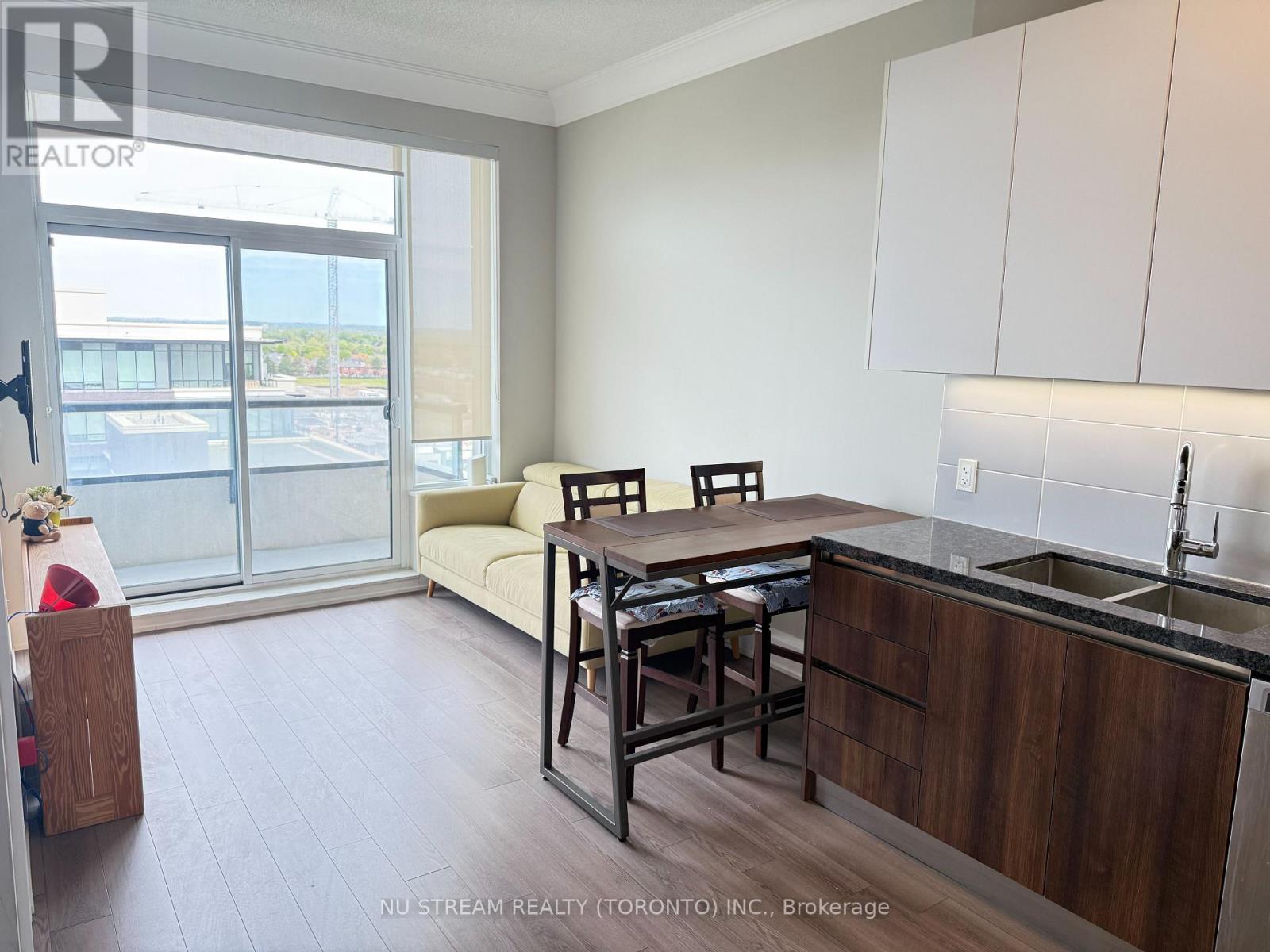 1001 - 15 Water Walk Drive, Markham, Ontario  L6G 0G2 - Photo 9 - N13164264