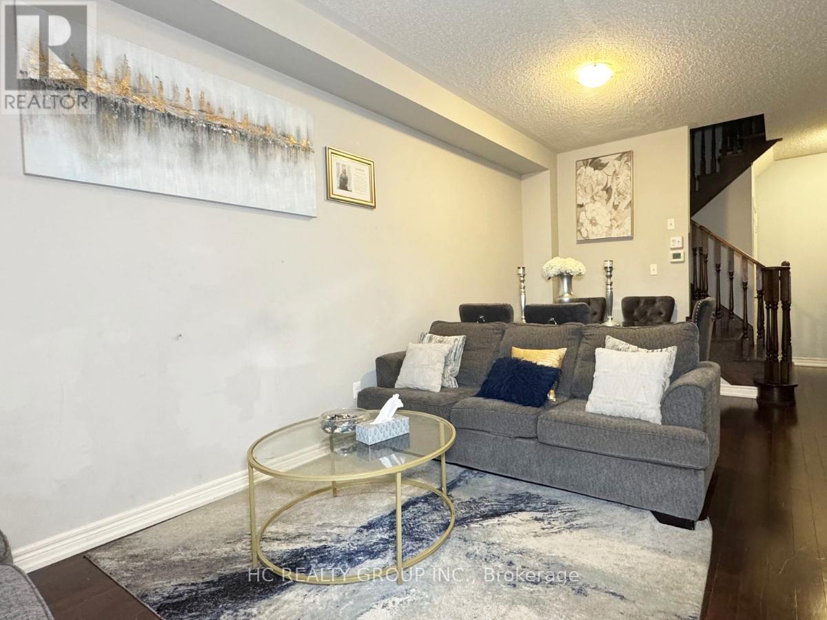 90 Christian Ritter Drive, Markham, Ontario  L6C 0B2 - Photo 3 - N13161752