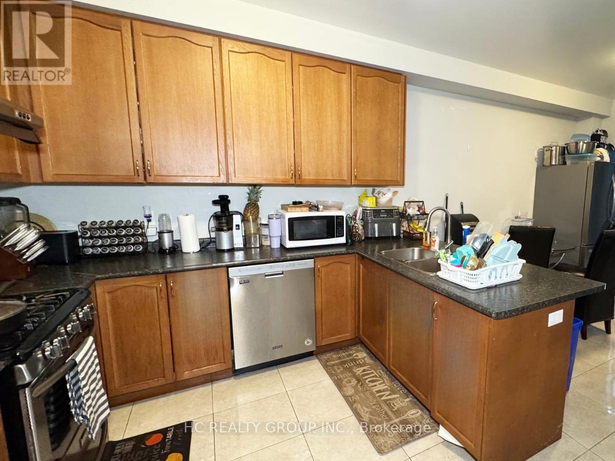 90 Christian Ritter Drive, Markham, Ontario  L6C 0B2 - Photo 5 - N13161752
