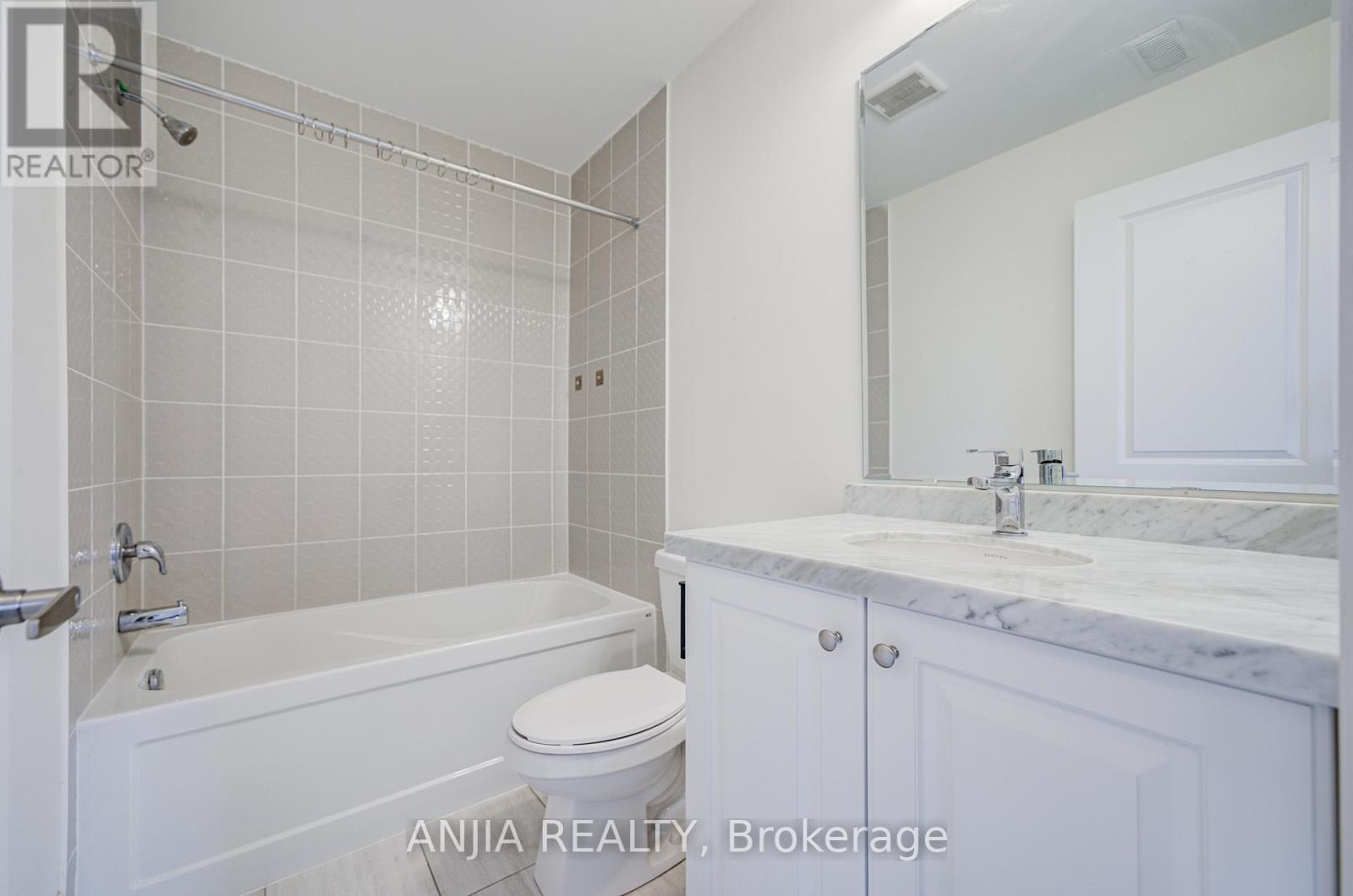 329 Swan Park Road, Markham, Ontario  L6E 0H5 - Photo 8 - N13161780