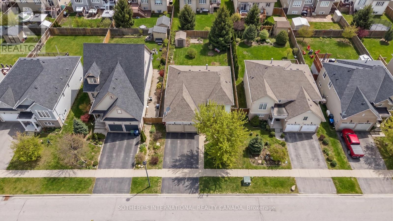 19 GRAND POPLAR LANE, Wasaga Beach, Ontario