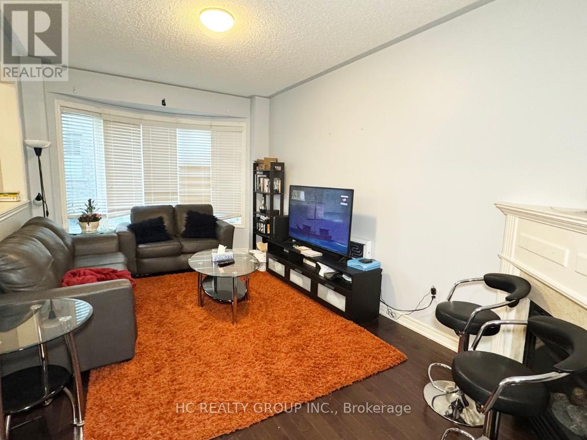 90 Christian Ritter Drive, Markham, Ontario  L6C 0B2 - Photo 6 - N13161752