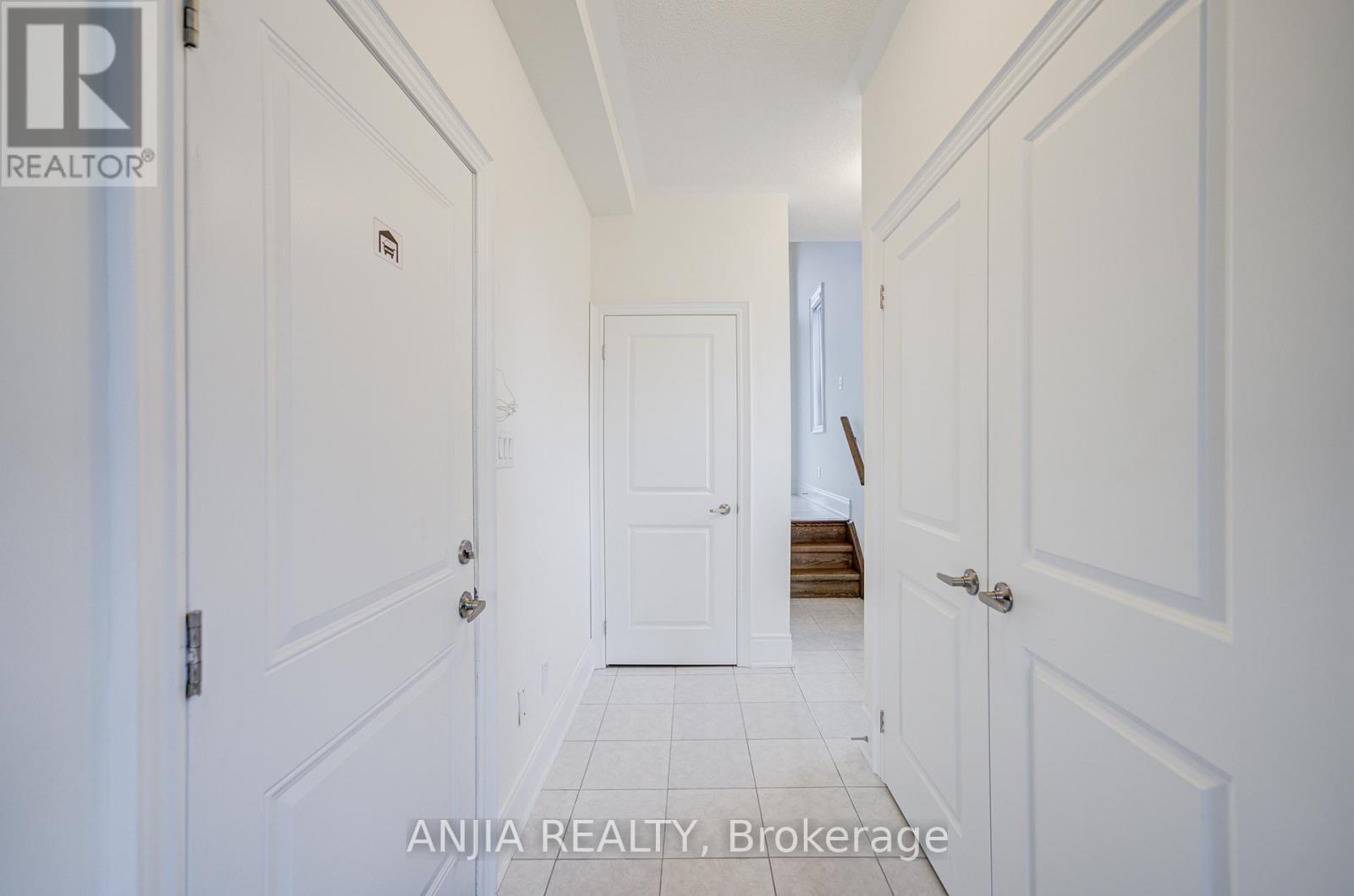 329 Swan Park Road, Markham, Ontario  L6E 0H5 - Photo 4 - N13161780