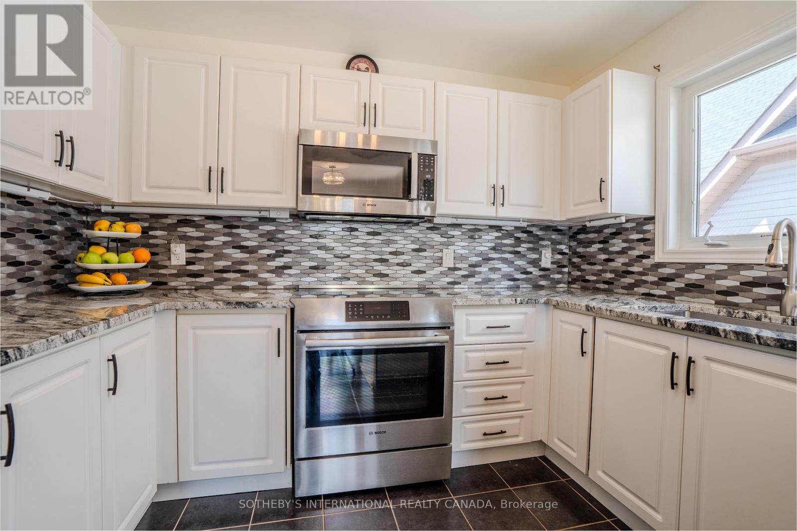19 Grand Poplar Lane, Wasaga Beach, Ontario  L9Z 0C7 - Photo 13 - S13152724
