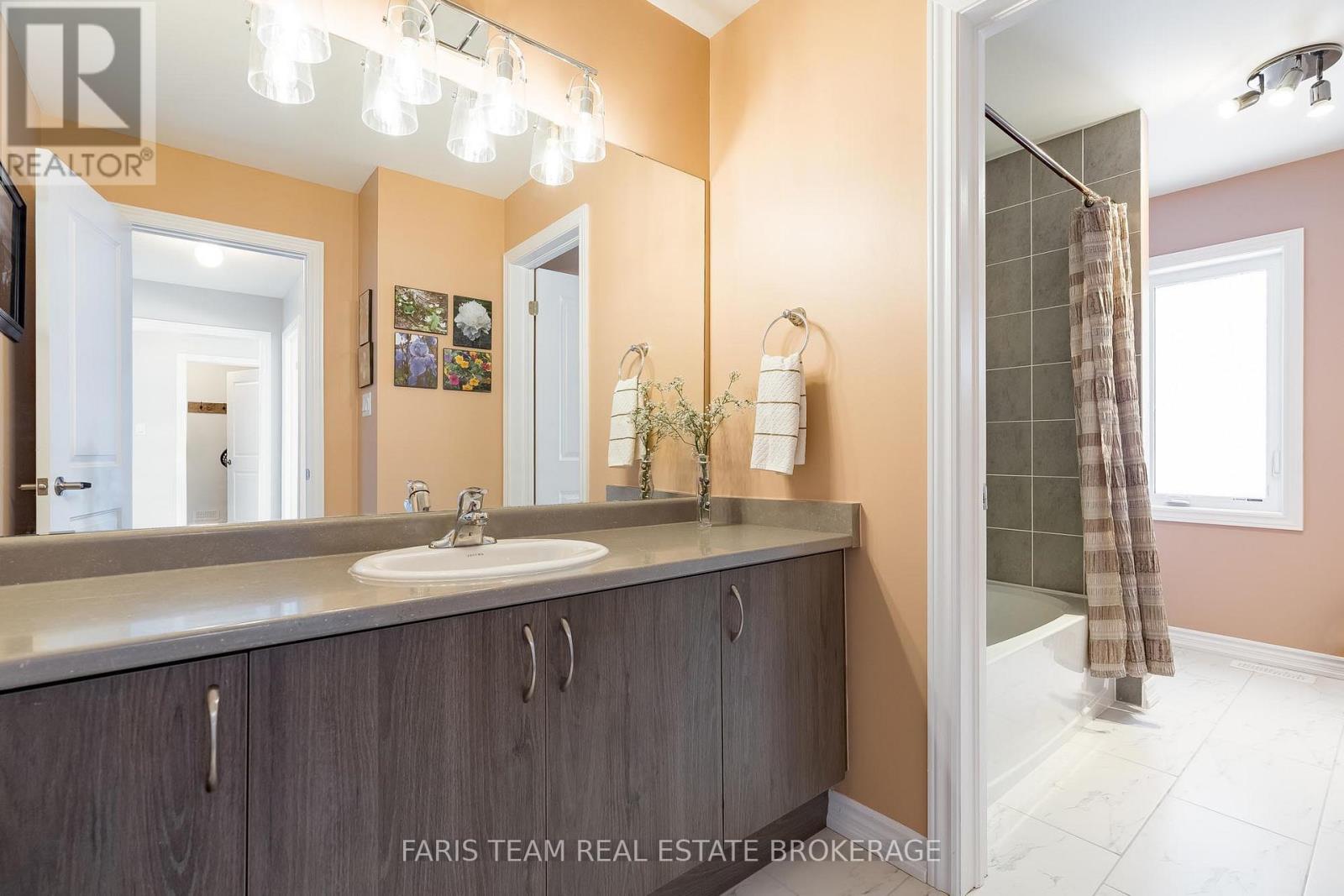 33 Bianca Crescent, Wasaga Beach, Ontario  L9Z 0H6 - Photo 30 - S13124142