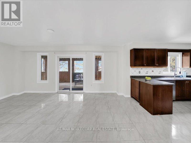 66 Stoneybrook Crescent, Barrie, Ontario  L4N 0A6 - Photo 10 - S13161964
