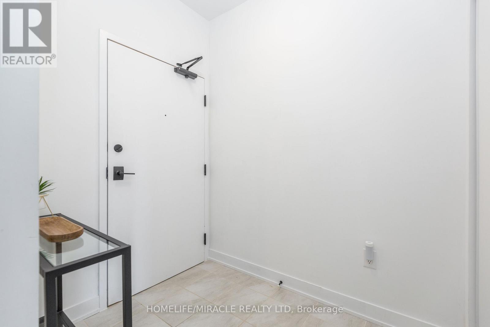 207 - 8 Culinary Lane, Barrie, Ontario  L9J 0T2 - Photo 3 - S13164408