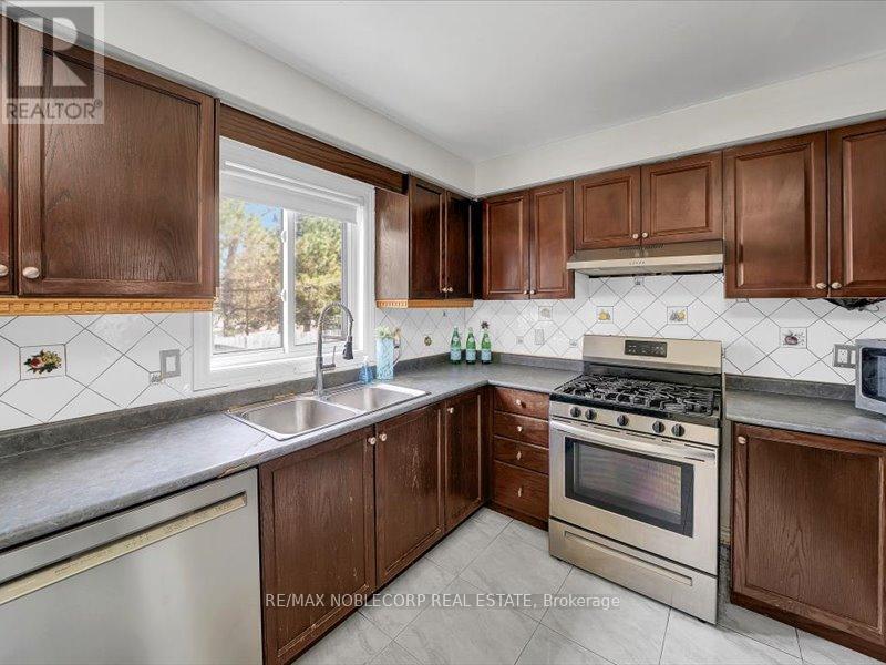 66 Stoneybrook Crescent, Barrie, Ontario  L4N 0A6 - Photo 14 - S13161964