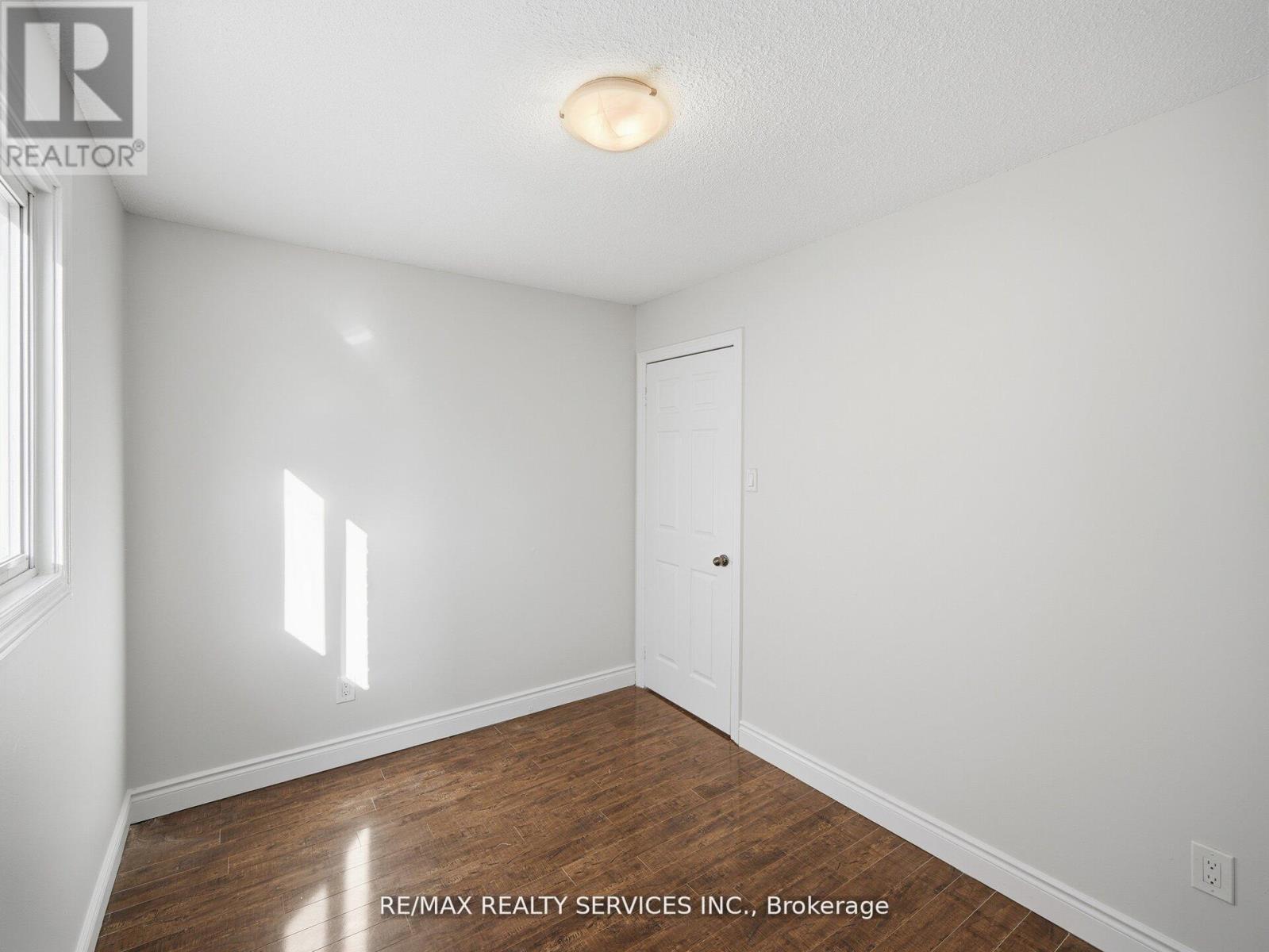 Lower - 8 Deerpark Crescent S, Brampton, Ontario  L6X 2T7 - Photo 18 - W13045970