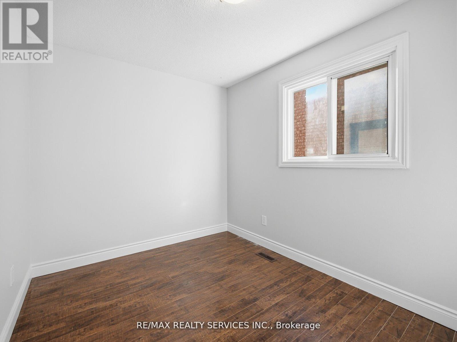 Lower - 8 Deerpark Crescent S, Brampton, Ontario  L6X 2T7 - Photo 17 - W13045970