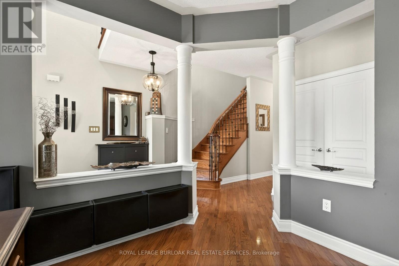 283 Turning Leaf Road, Oakville, Ontario L6L 6V5 - Photo 6 - W13042262