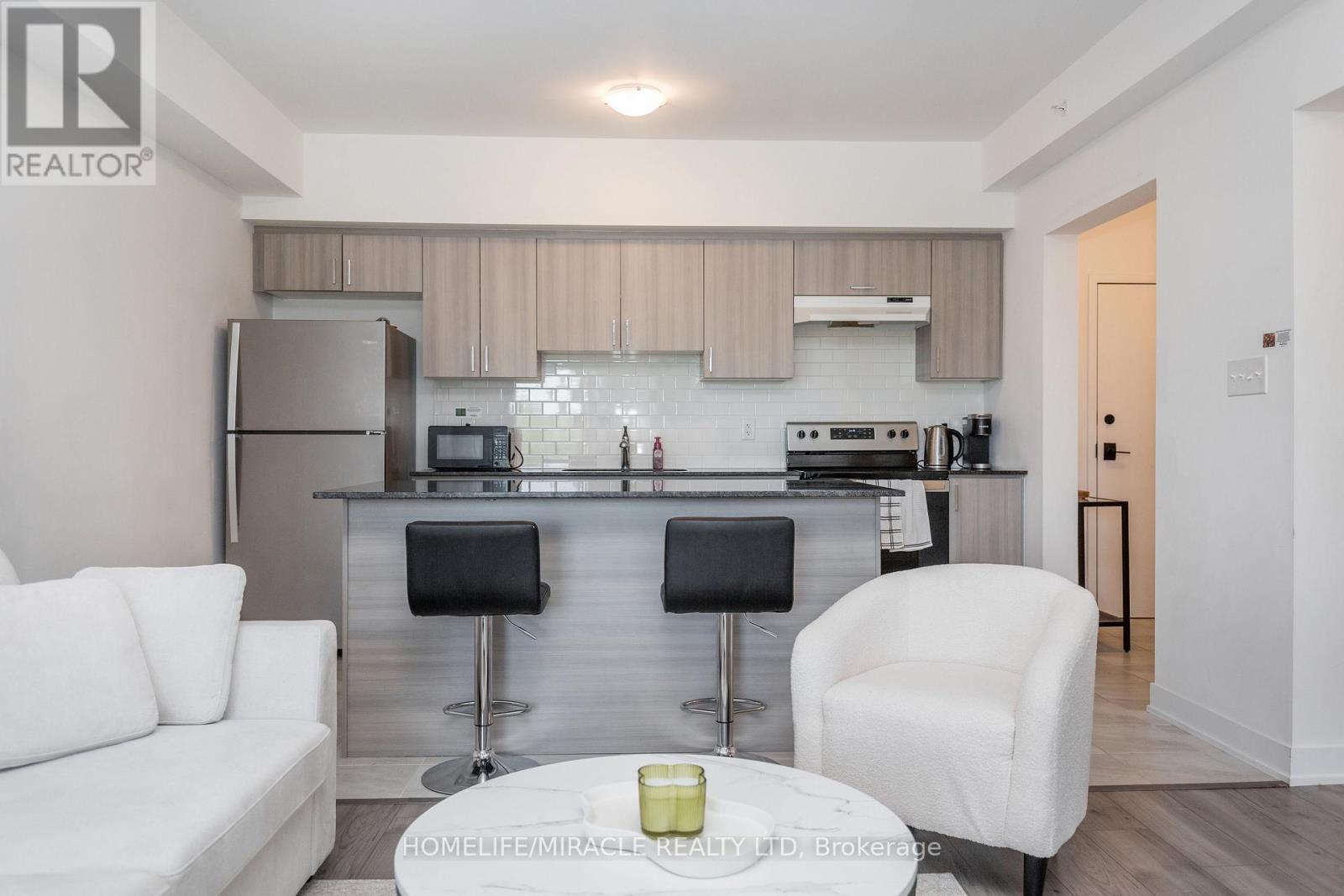 207 - 8 CULINARY LANE, Barrie, Ontario