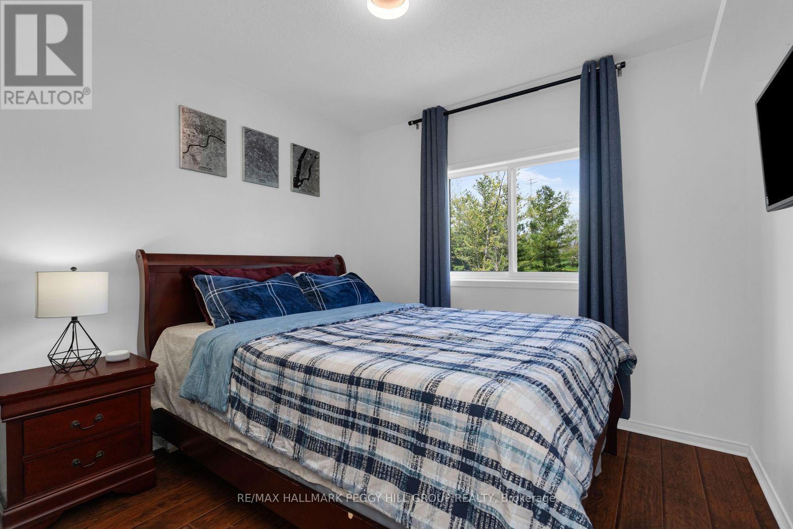 22 Gadwall Avenue, Barrie, Ontario  L4N 8X6 - Photo 8 - S13161360