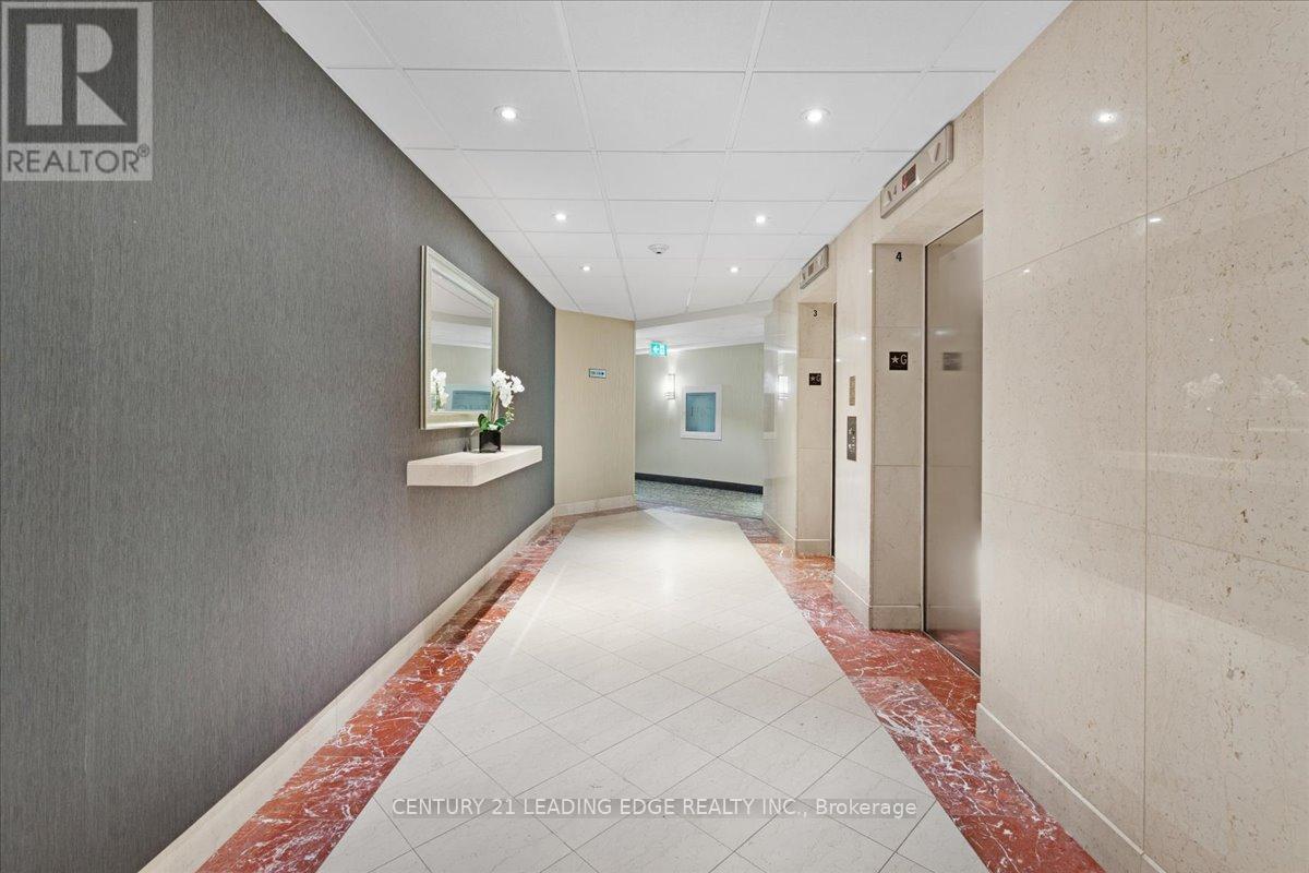 719 - 2511 Lakeshore Road W, Oakville, Ontario  L6L 6L9 - Photo 3 - W13109632