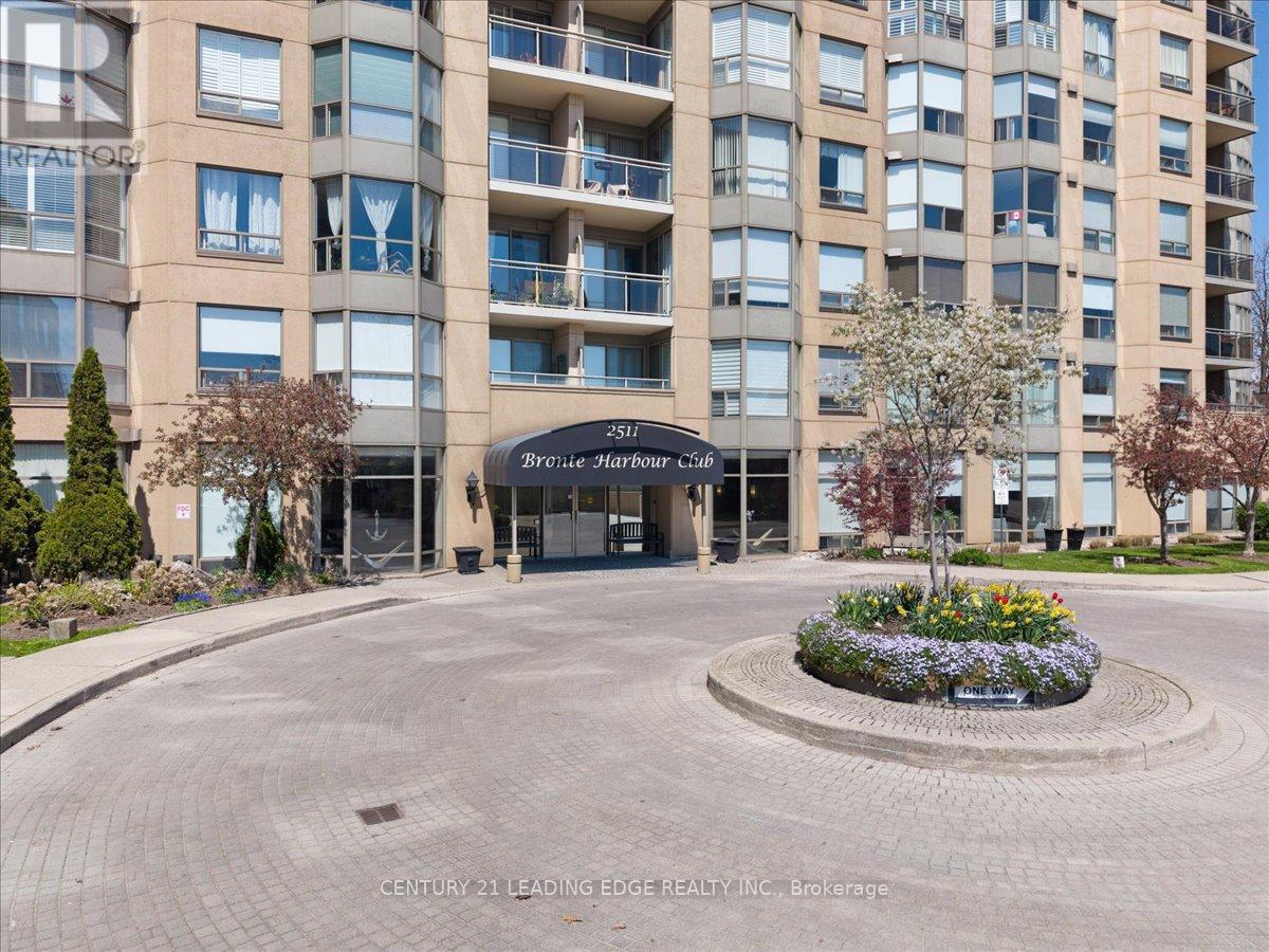 719 - 2511 Lakeshore Road W, Oakville, Ontario  L6L 6L9 - Photo 2 - W13109632