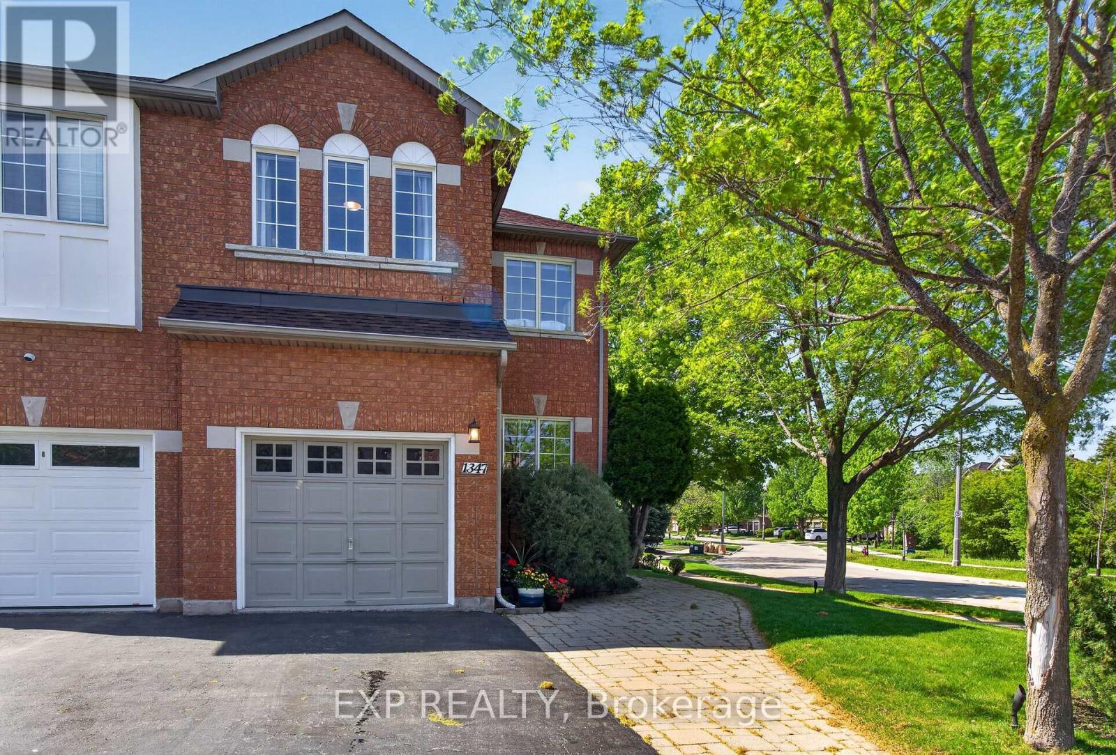 1347 Brookstar Drive, Oakville, Ontario  L6M 3W1 - Photo 2 - W13152898