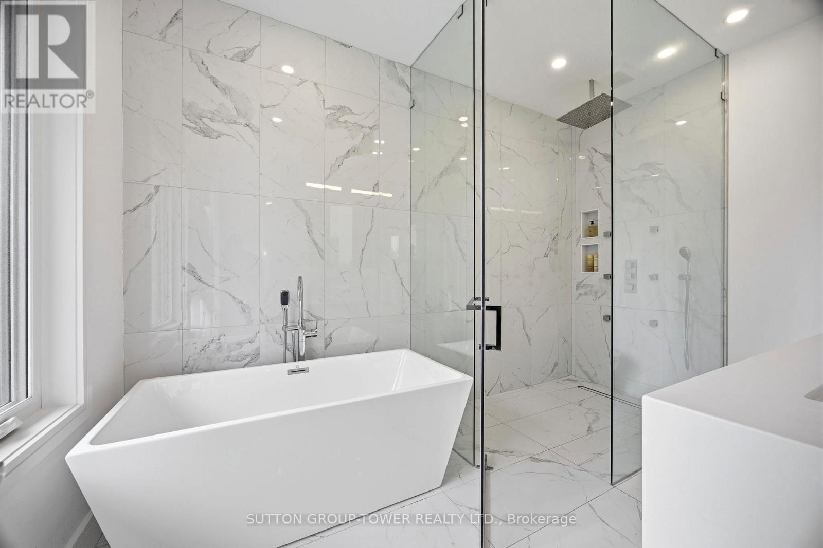 33 Wickford Drive, Toronto, Ontario  M6L 1K9 - Photo 22 - W13161450