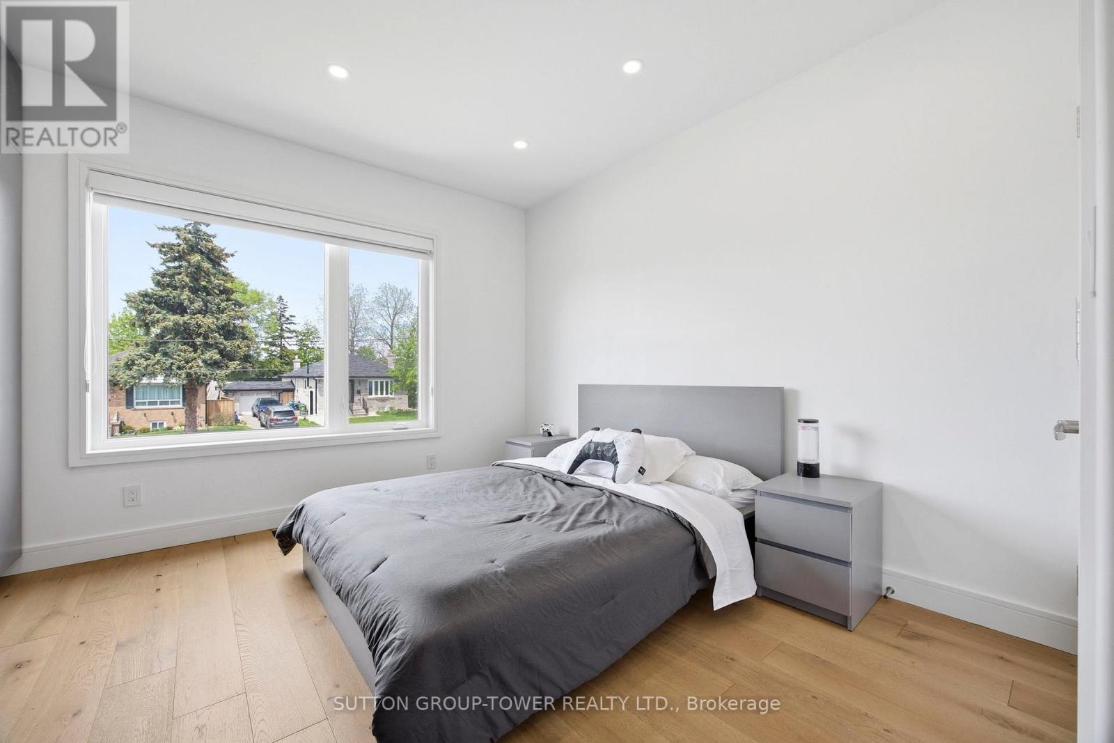 33 Wickford Drive, Toronto, Ontario  M6L 1K9 - Photo 26 - W13161450