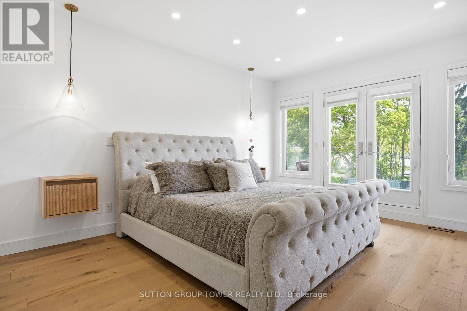 33 Wickford Drive, Toronto, Ontario  M6L 1K9 - Photo 17 - W13161450