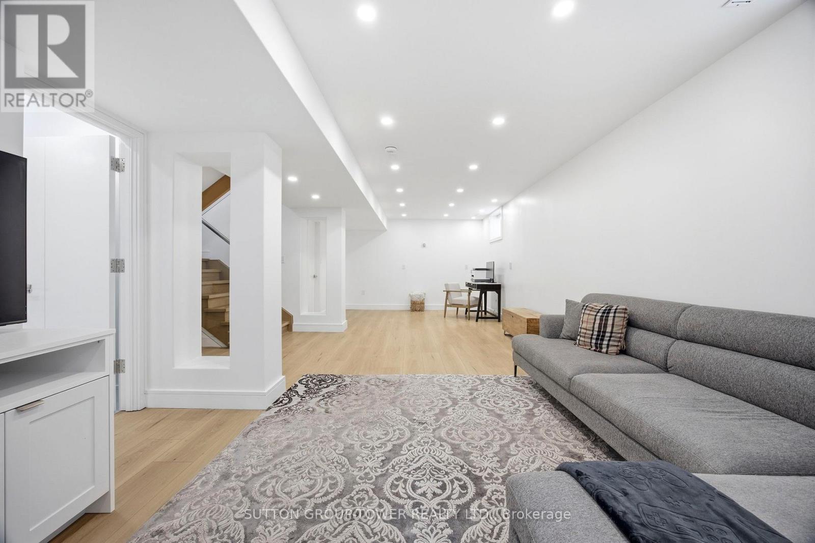 33 Wickford Drive, Toronto, Ontario  M6L 1K9 - Photo 34 - W13161450