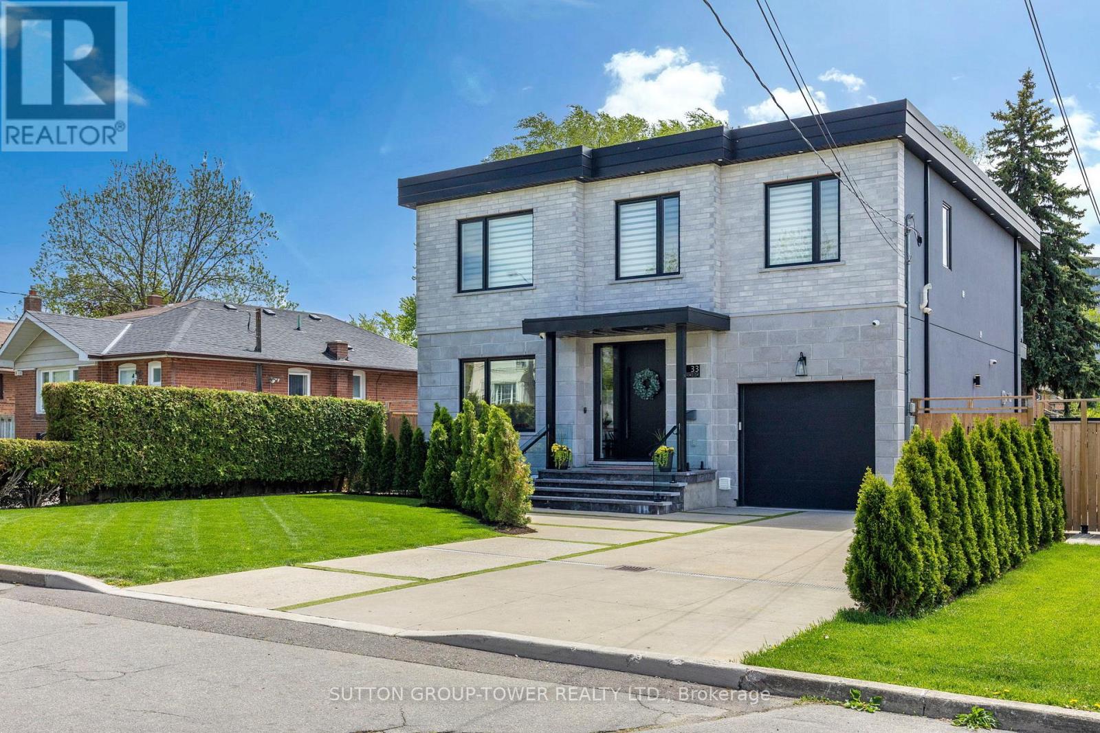 33 Wickford Drive, Toronto, Ontario  M6L 1K9 - Photo 3 - W13161450