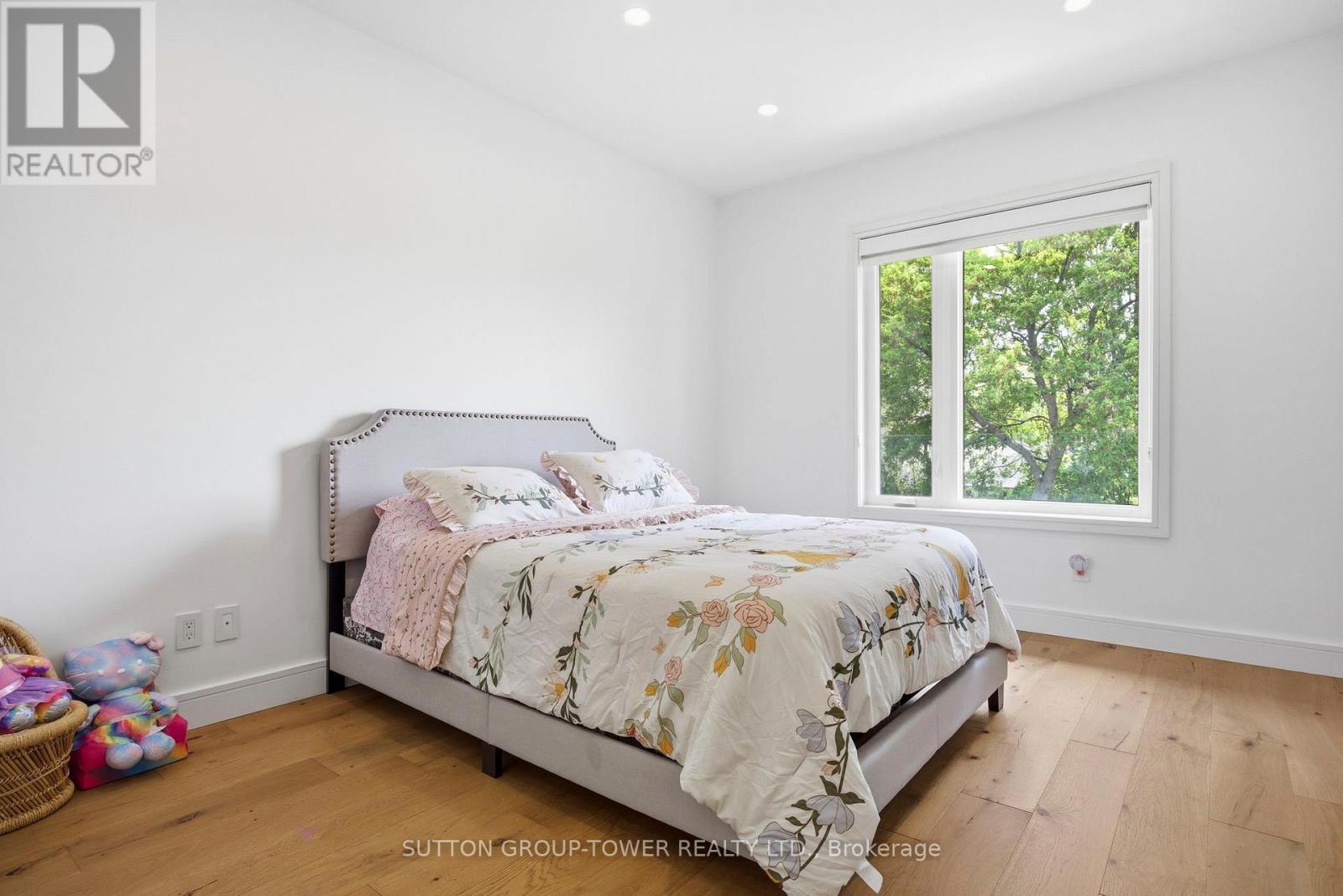 33 Wickford Drive, Toronto, Ontario  M6L 1K9 - Photo 23 - W13161450