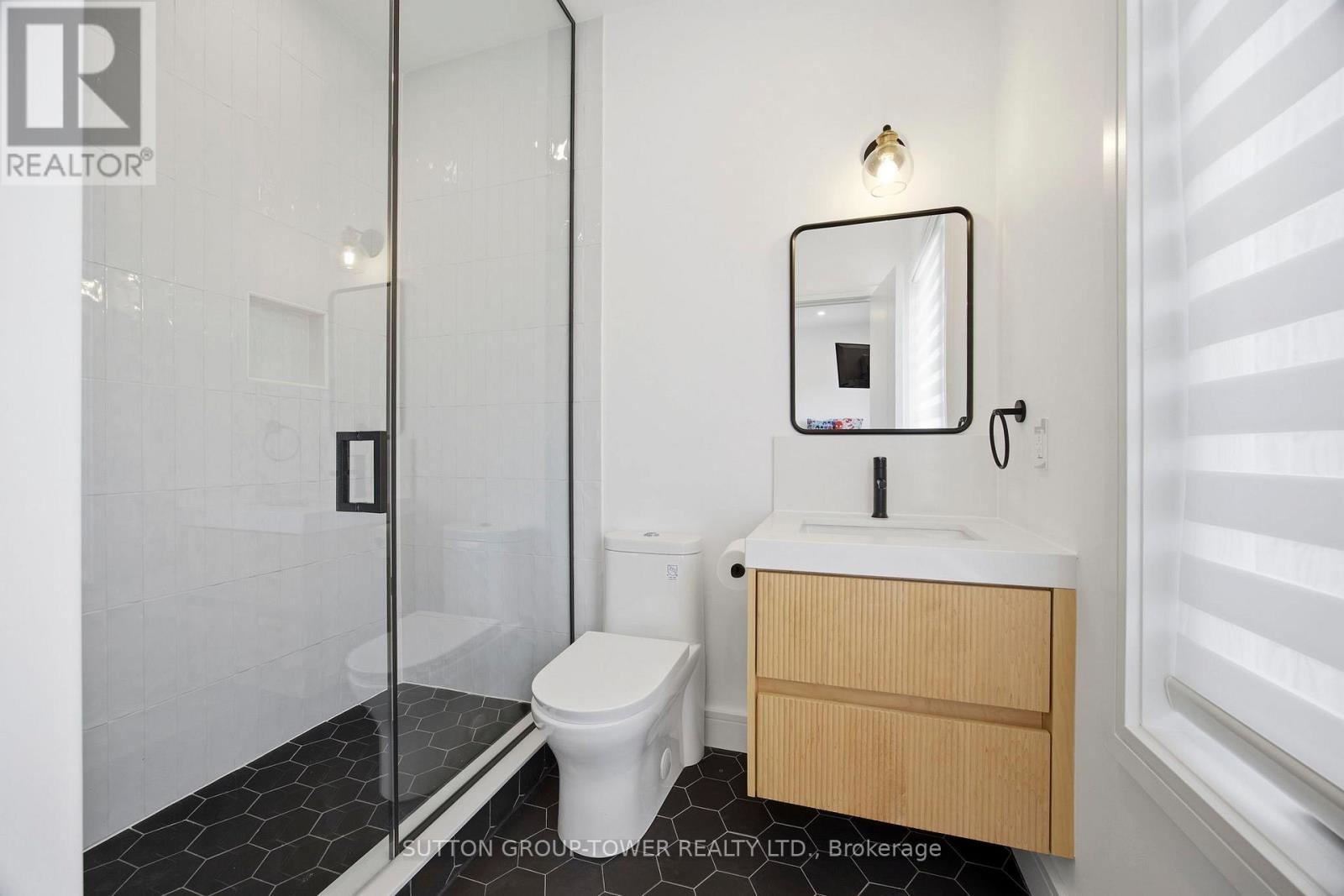 33 Wickford Drive, Toronto, Ontario  M6L 1K9 - Photo 31 - W13161450