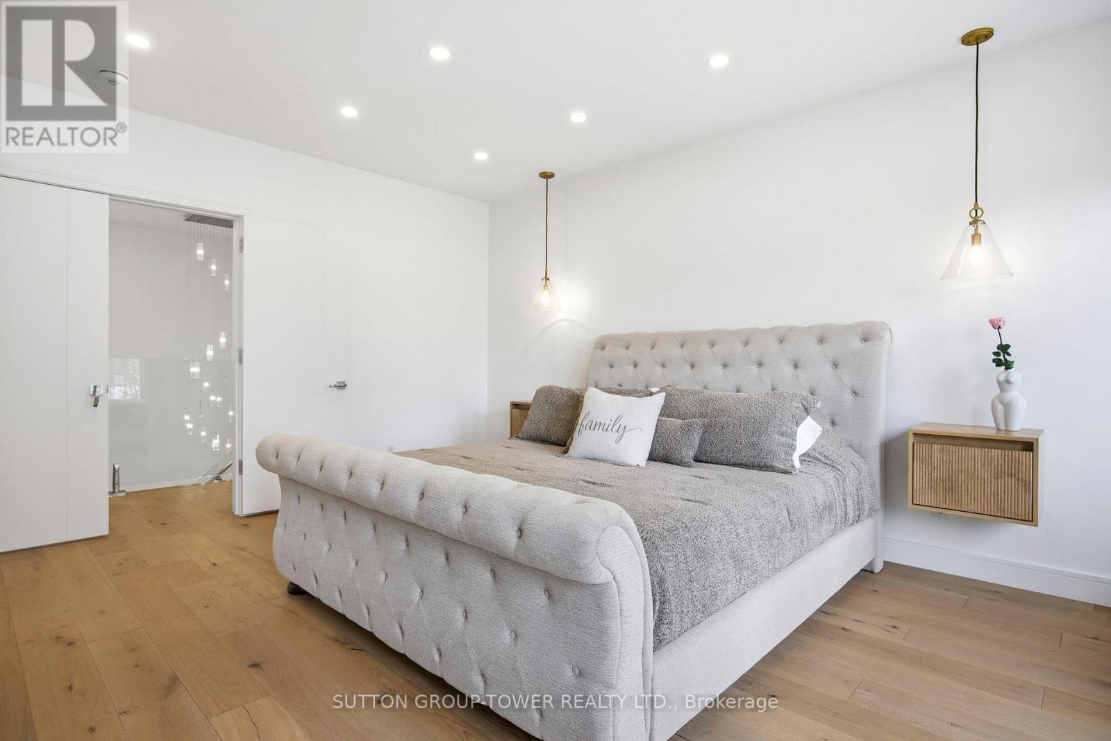 33 Wickford Drive, Toronto, Ontario  M6L 1K9 - Photo 18 - W13161450
