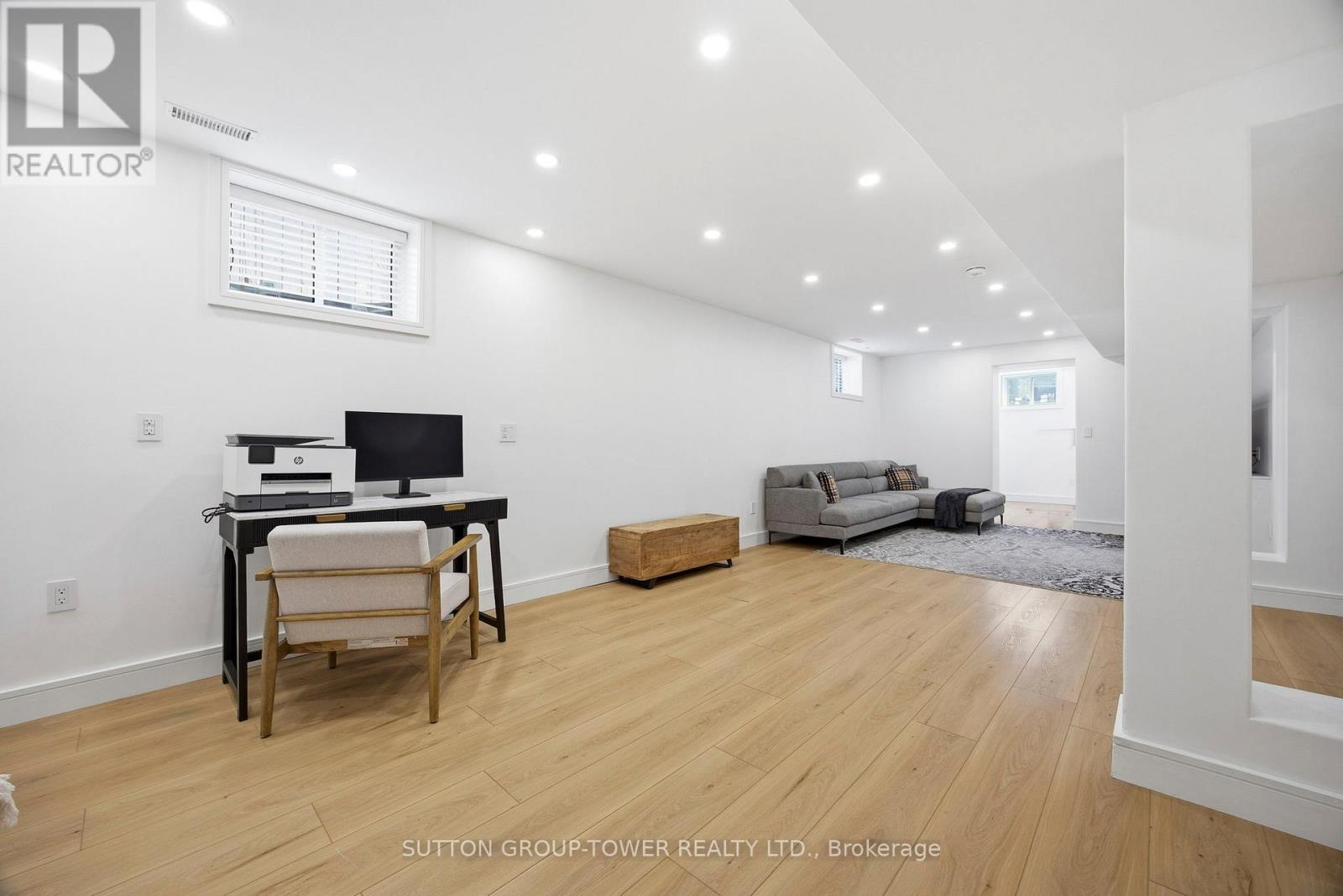 33 Wickford Drive, Toronto, Ontario  M6L 1K9 - Photo 33 - W13161450