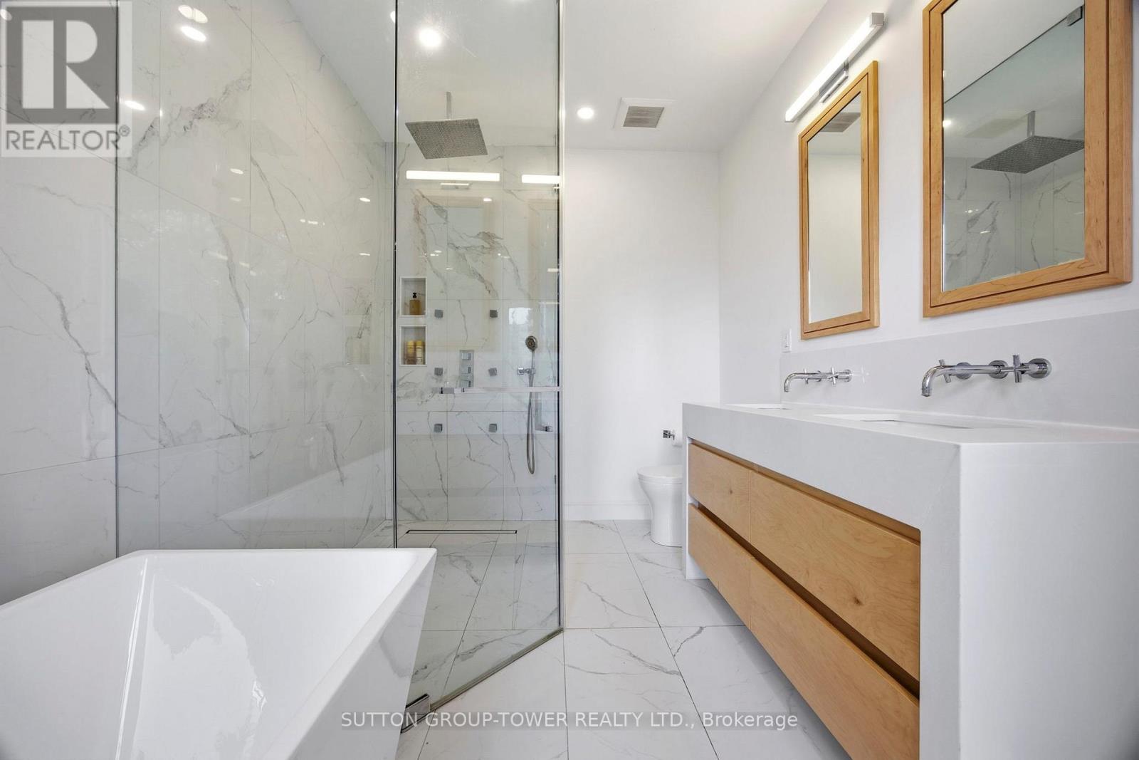 33 Wickford Drive, Toronto, Ontario  M6L 1K9 - Photo 21 - W13161450