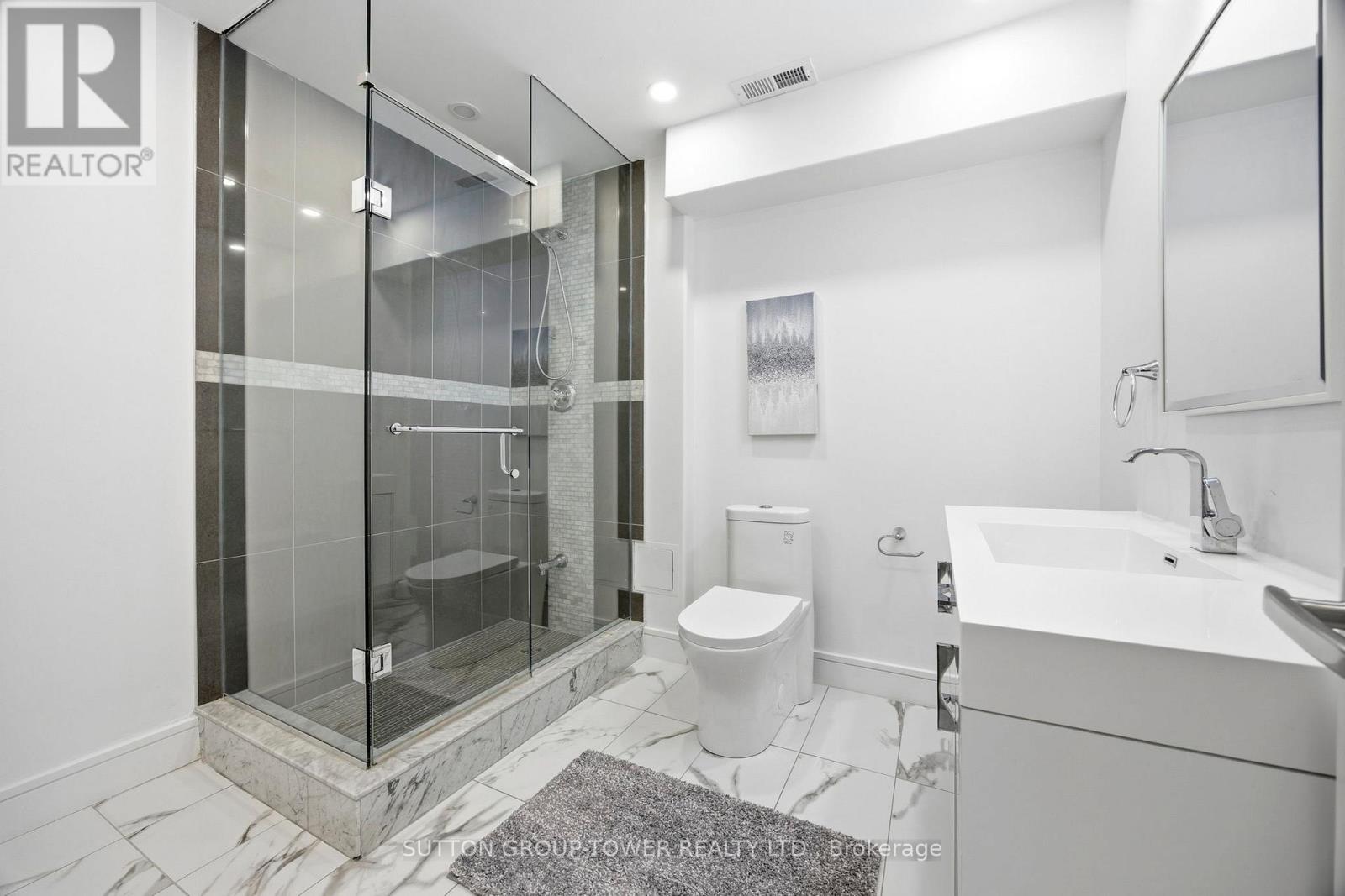 33 Wickford Drive, Toronto, Ontario  M6L 1K9 - Photo 35 - W13161450