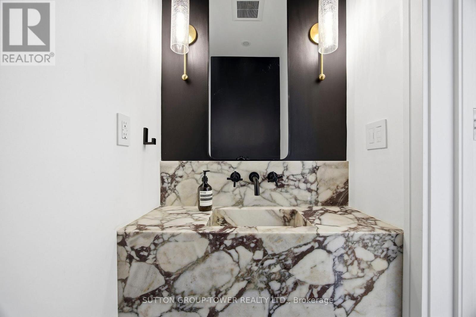 33 Wickford Drive, Toronto, Ontario  M6L 1K9 - Photo 16 - W13161450