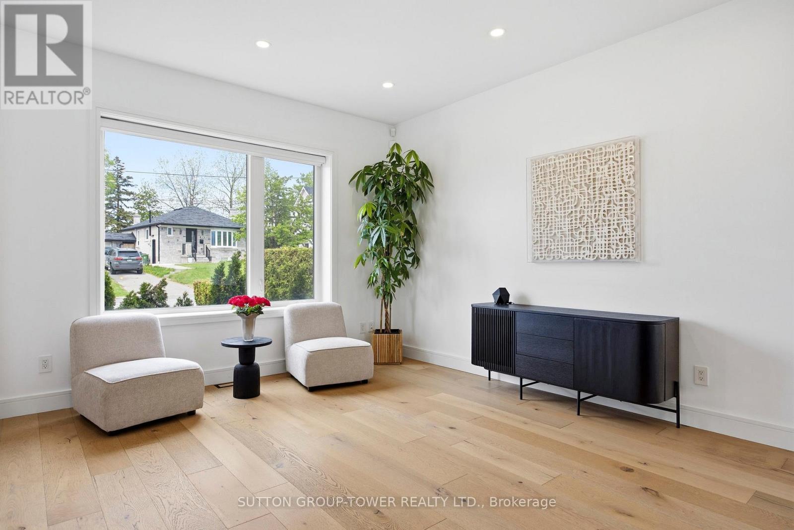 33 Wickford Drive, Toronto, Ontario  M6L 1K9 - Photo 6 - W13161450