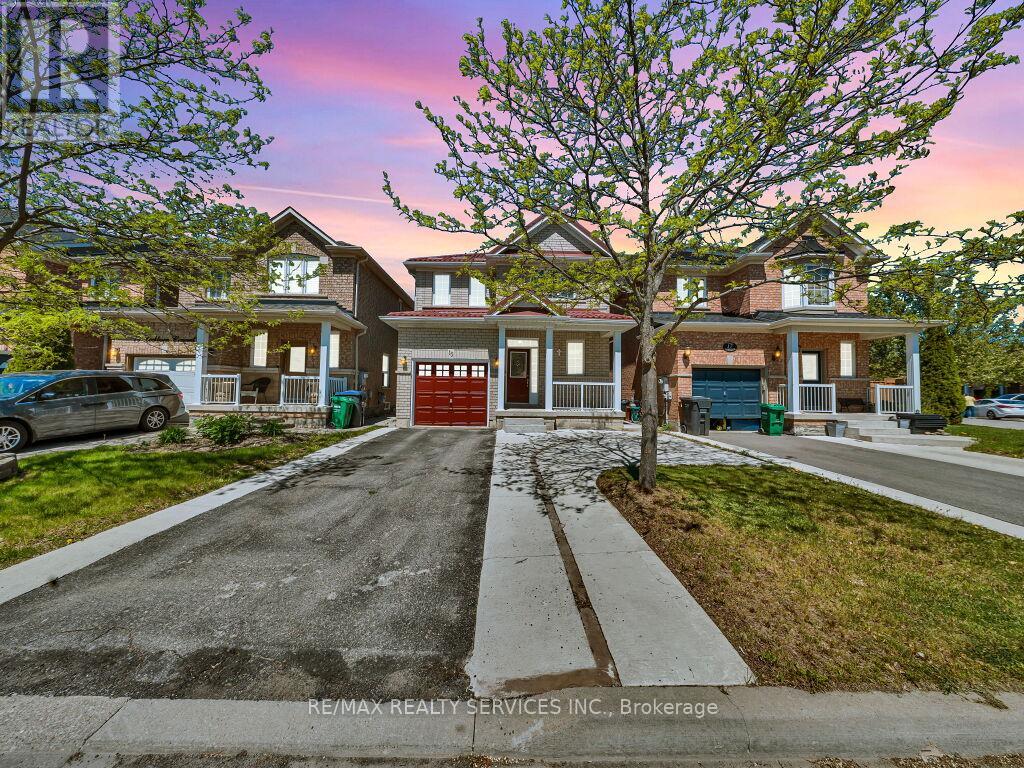 15 LOCKBURN CRESCENT, Brampton, Ontario