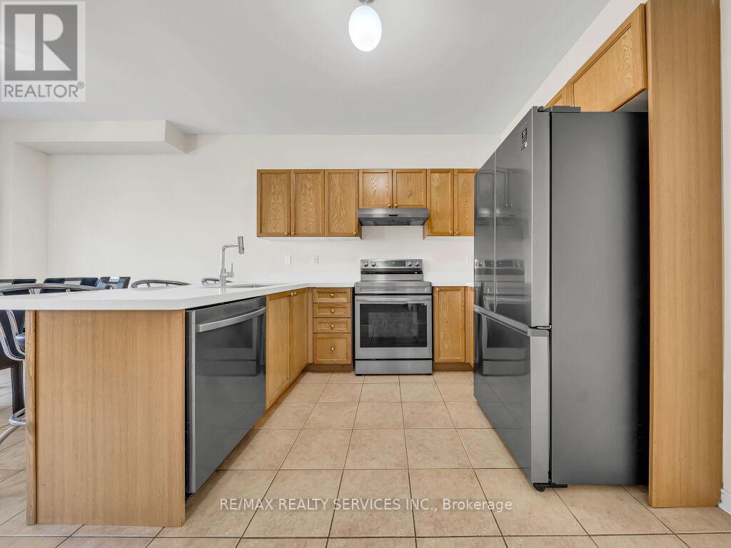 15 Lockburn Crescent, Brampton, Ontario  L7A 3W7 - Photo 9 - W13161192