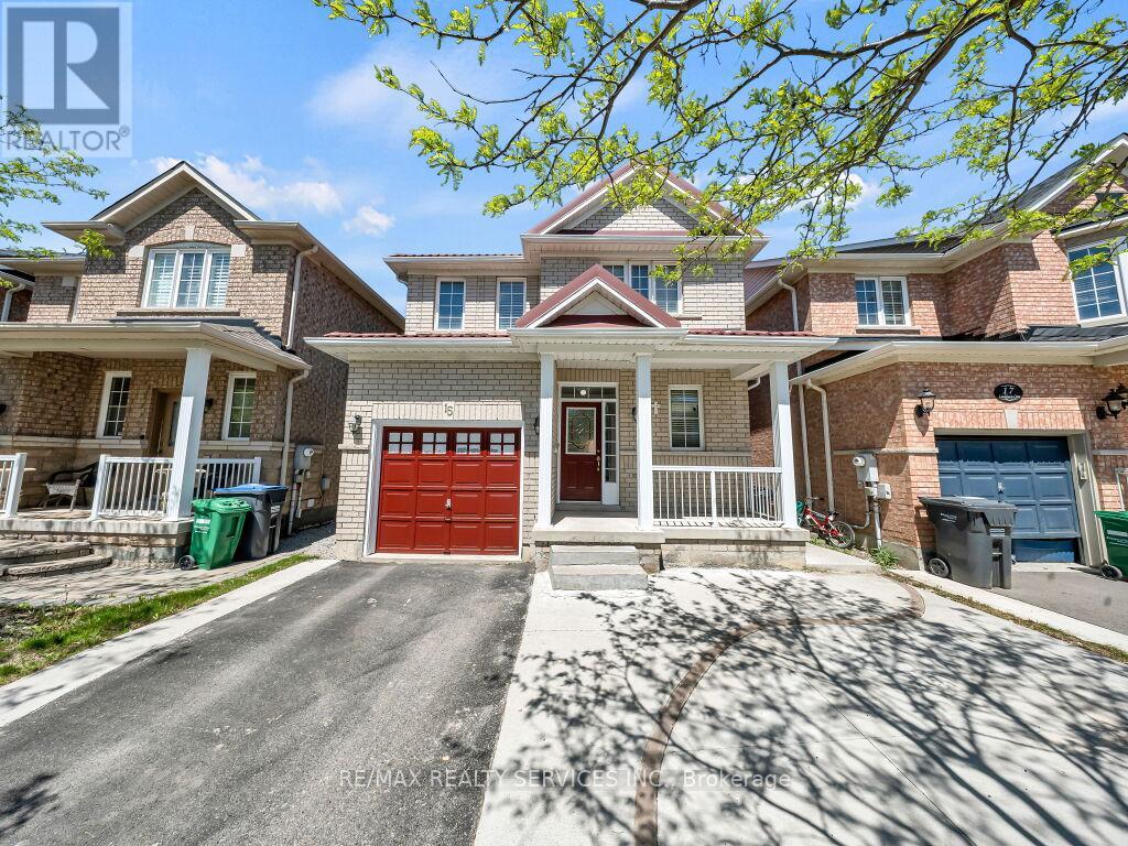 15 Lockburn Crescent, Brampton, Ontario  L7A 3W7 - Photo 2 - W13161192