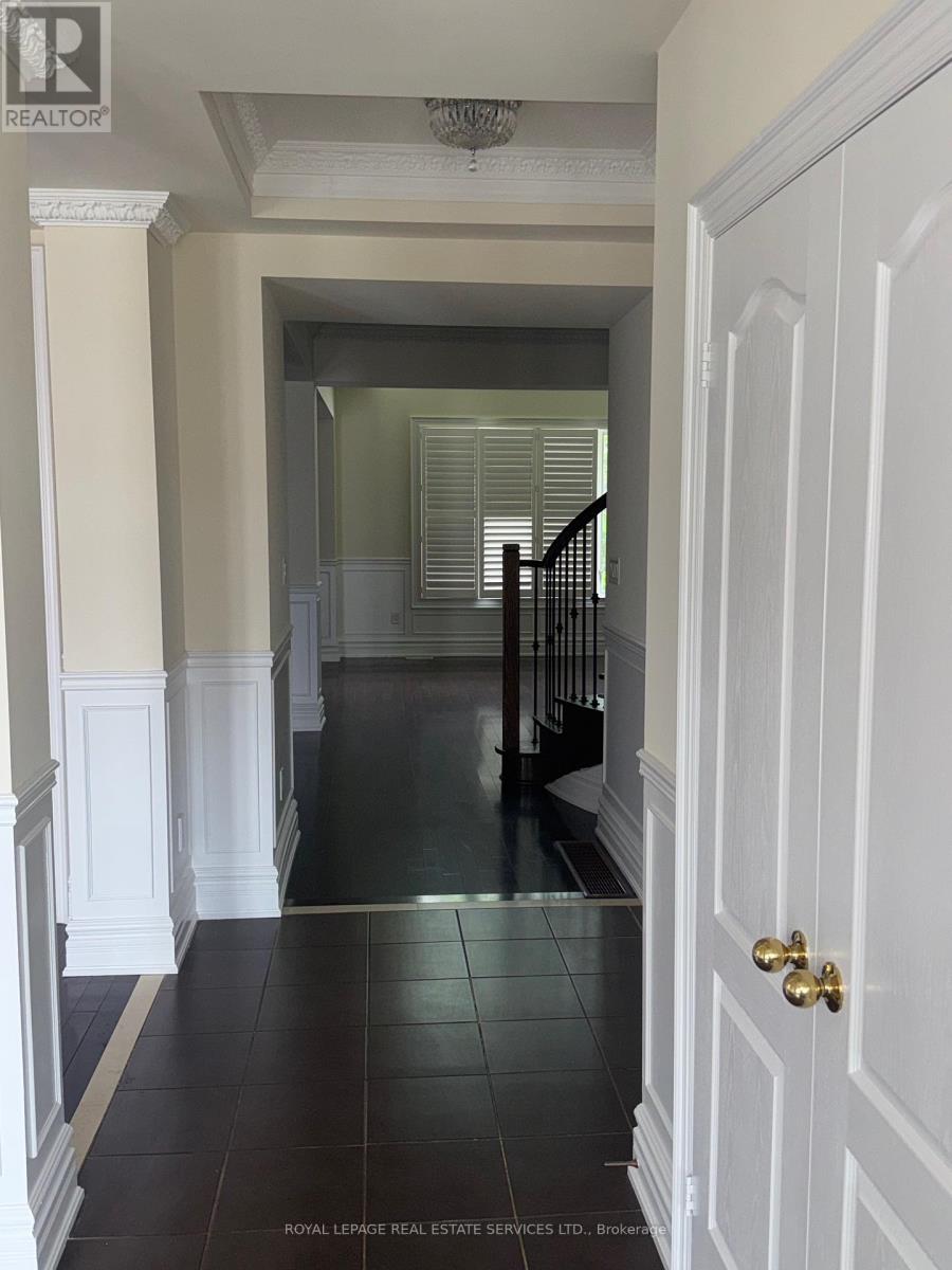 261 Nautical Boulevard, Oakville, Ontario  L6L 0B9 - Photo 3 - W13161210
