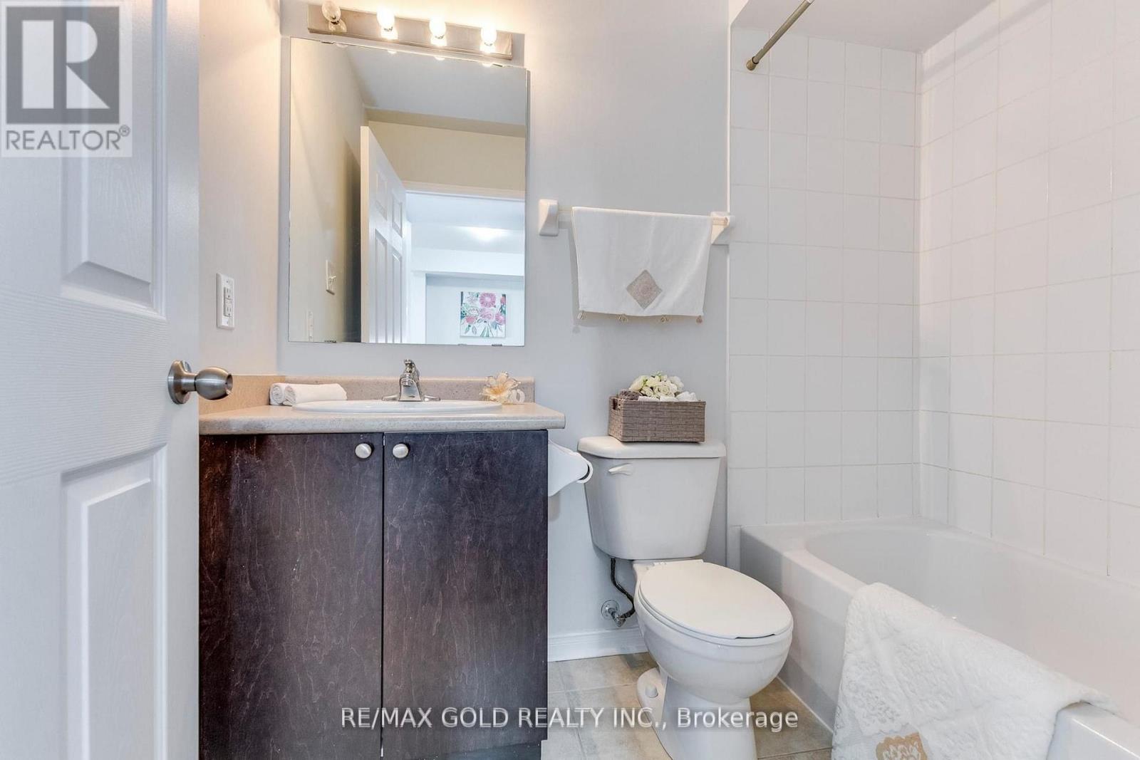 88 - 60 Fairwood Circle, Brampton, Ontario  L6R 0Y6 - Photo 10 - W13161562