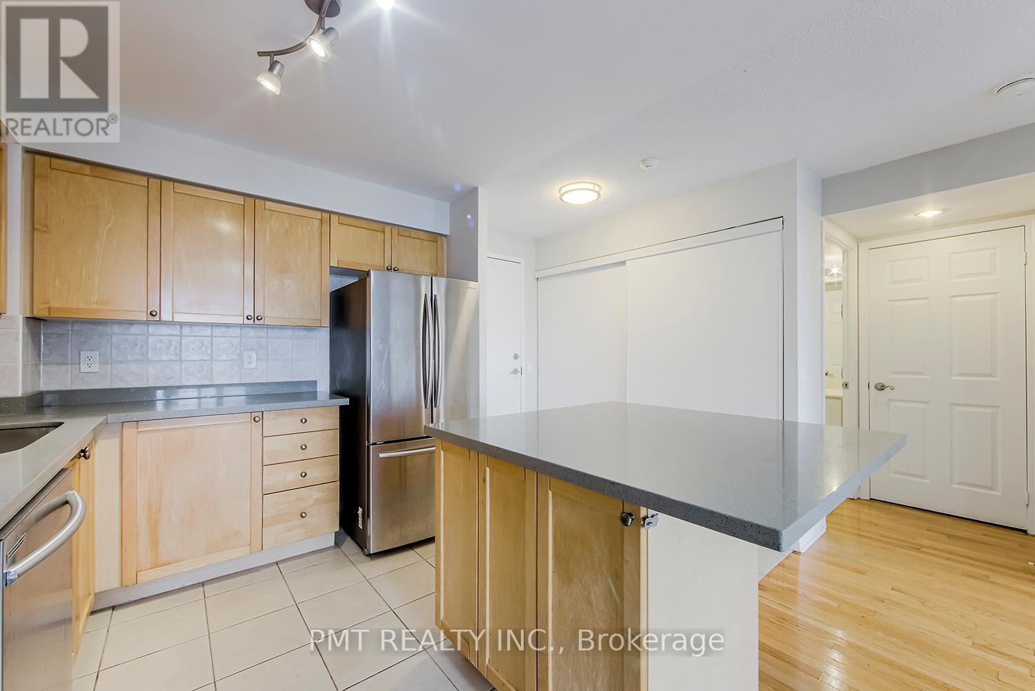 2012 - 55 Strathaven Drive, Mississauga, Ontario  L5R 4G9 - Photo 6 - W13161318