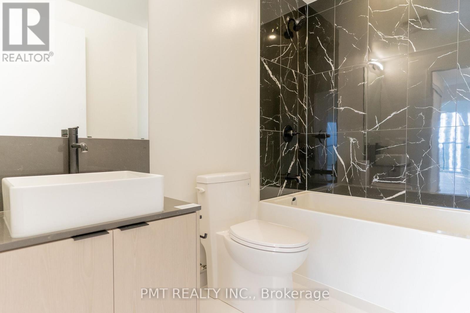 2110 - 1285 Dupont Street, Toronto, Ontario  M6H 0E3 - Photo 4 - W13161218