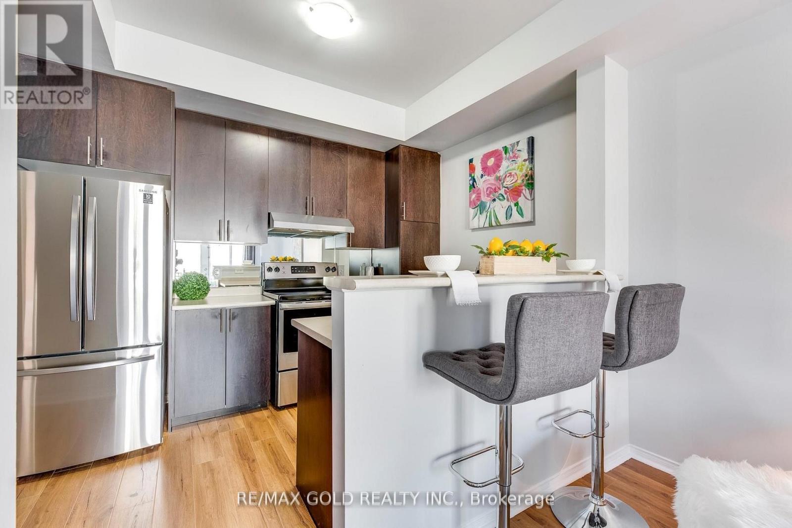88 - 60 Fairwood Circle, Brampton, Ontario  L6R 0Y6 - Photo 6 - W13161562