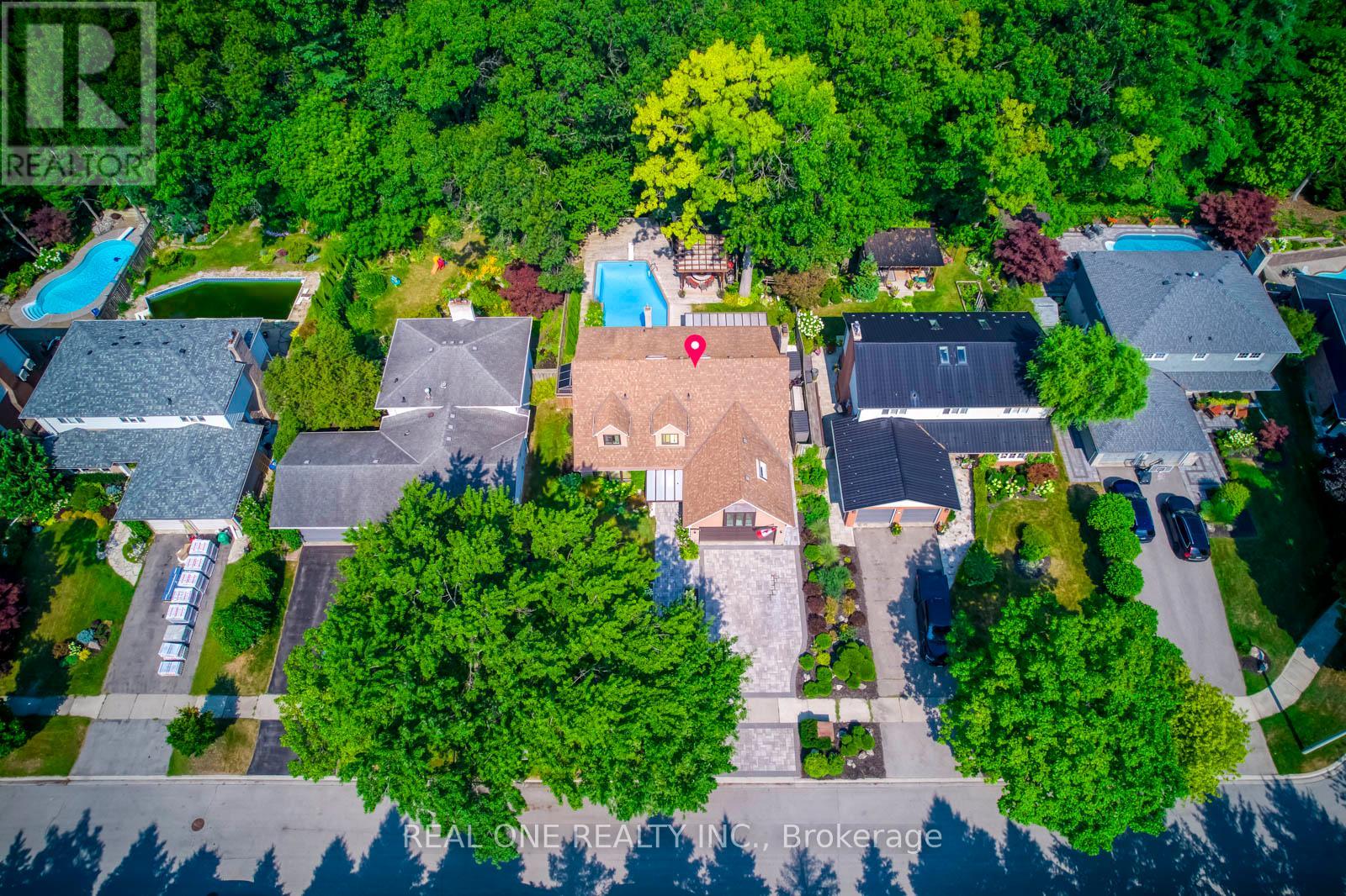 1005 Fair Birch Drive, Mississauga, Ontario  L5H 1M4 - Photo 2 - W13161222