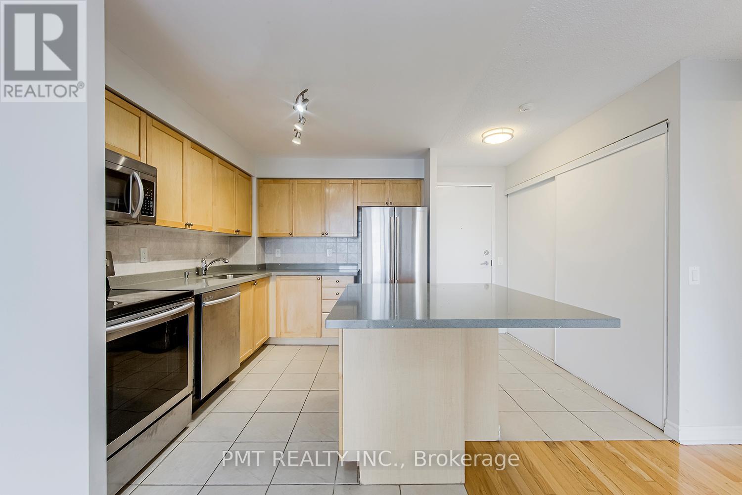 2012 - 55 Strathaven Drive, Mississauga, Ontario  L5R 4G9 - Photo 3 - W13161318
