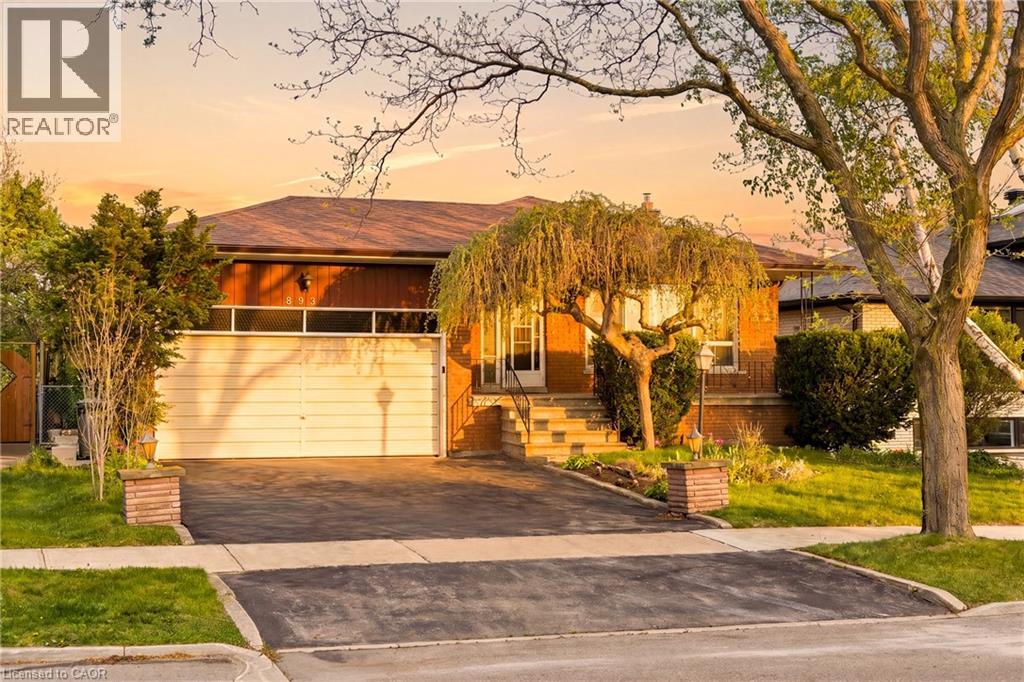 893 HOLLOWTREE Crescent, Mississauga, Ontario