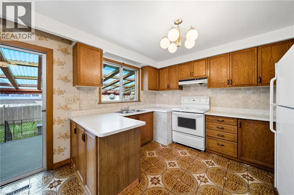 893 Hollowtree Crescent, Mississauga, Ontario  L4Y 2V3 - Photo 18 - 40832853