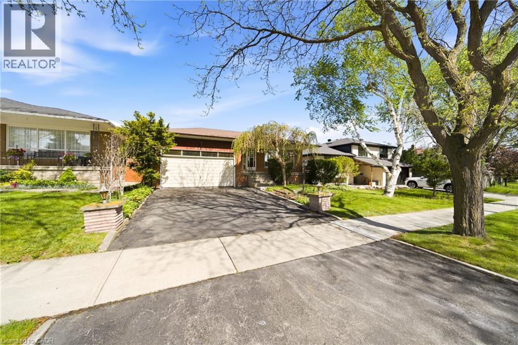 893 Hollowtree Crescent, Mississauga, Ontario  L4Y 2V3 - Photo 4 - 40832853