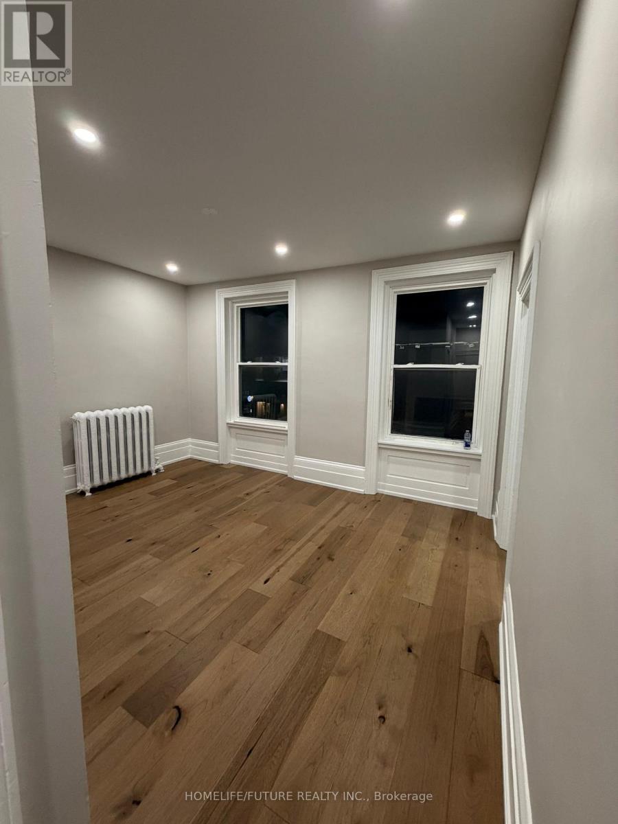 1 - 234 Lakeshore Road E, Oakville, Ontario  L6J 1H8 - Photo 2 - W13161668