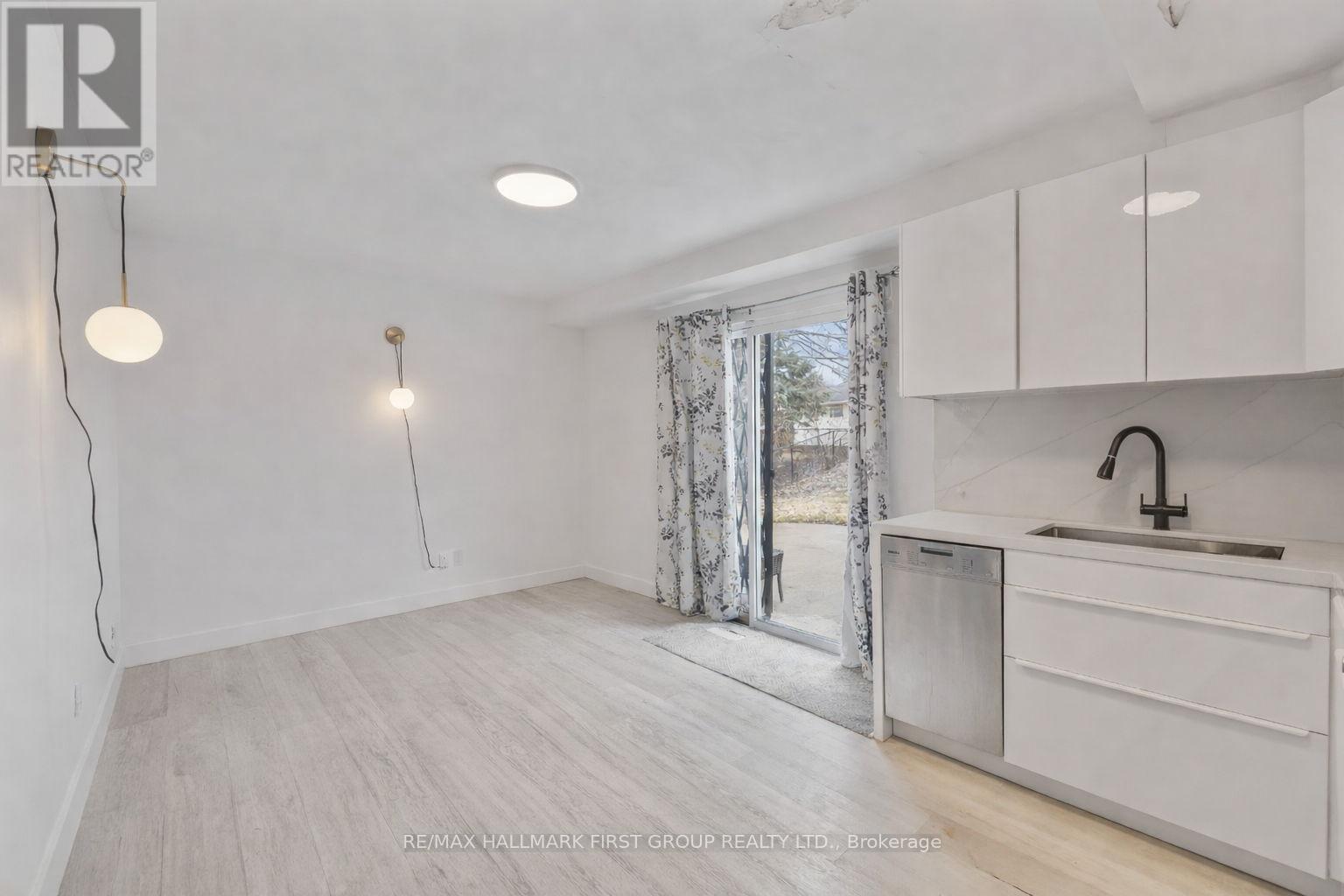 7 Dawson Crescent, Halton Hills (Georgetown), Ontario  L7G 1H3 - Photo 12 - W13161864
