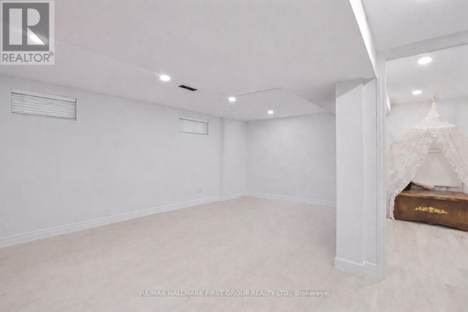 7 Dawson Crescent, Halton Hills (Georgetown), Ontario  L7G 1H3 - Photo 16 - W13161864